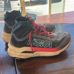 Hoka Tecton X3 trail running sneakers Item No. 1155114. Good condition